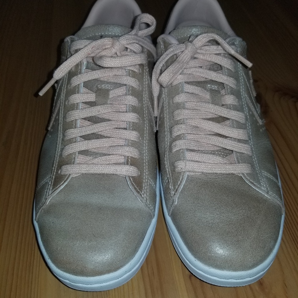 Converse - Picture 2 of 4